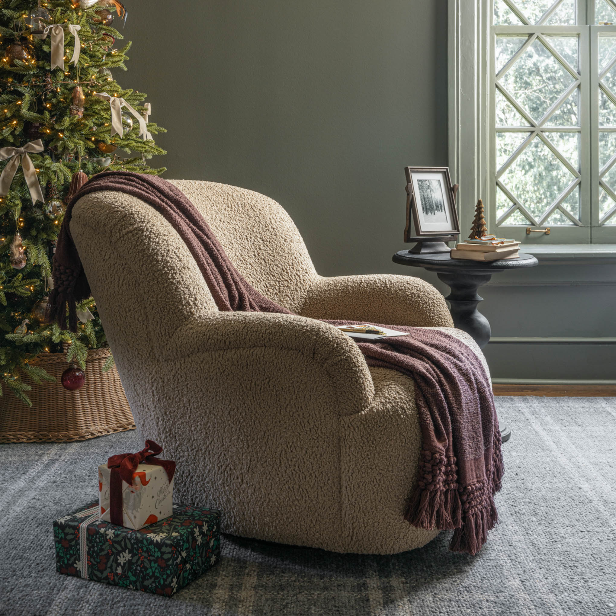 Ruby Swivel Chair