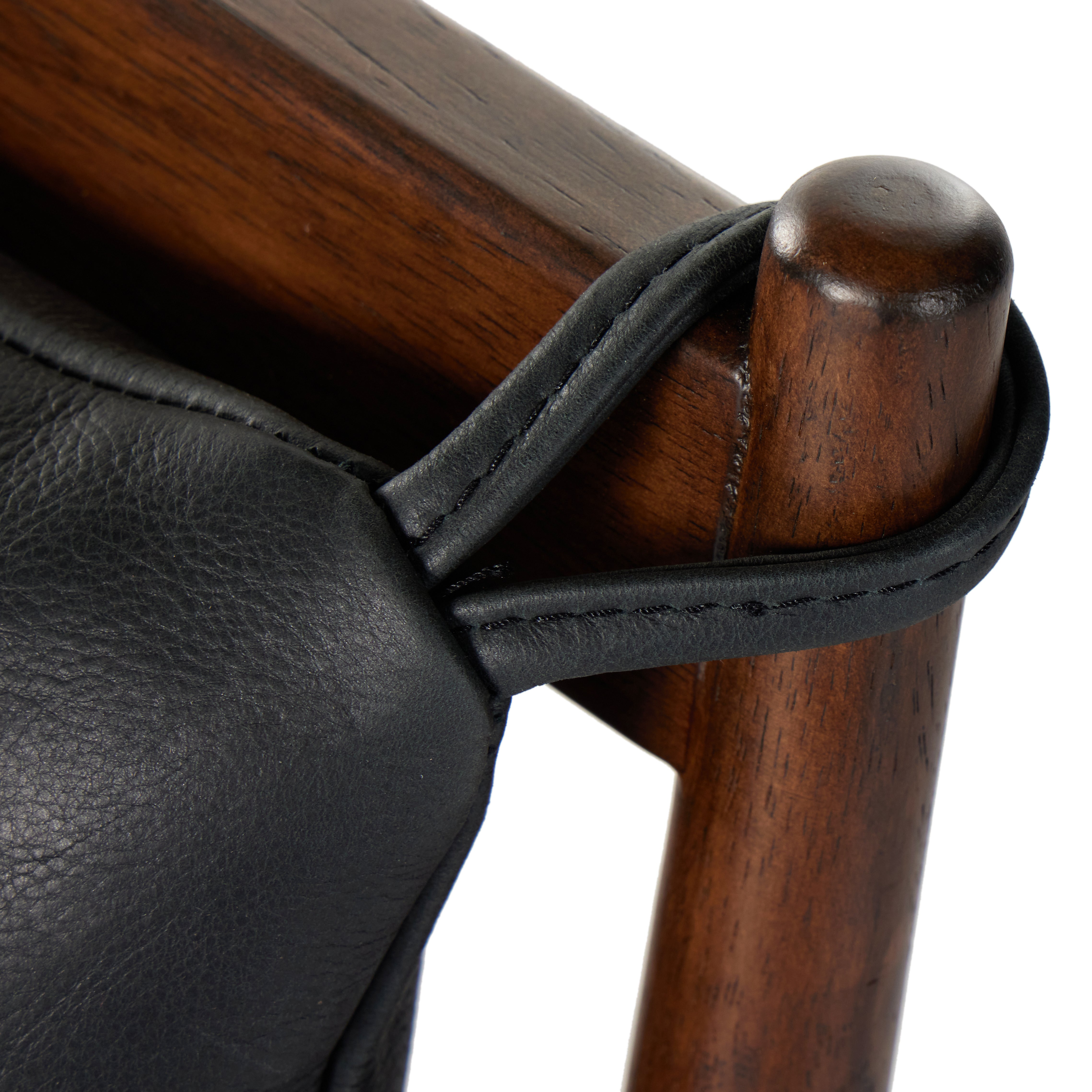 Johnnie Chair