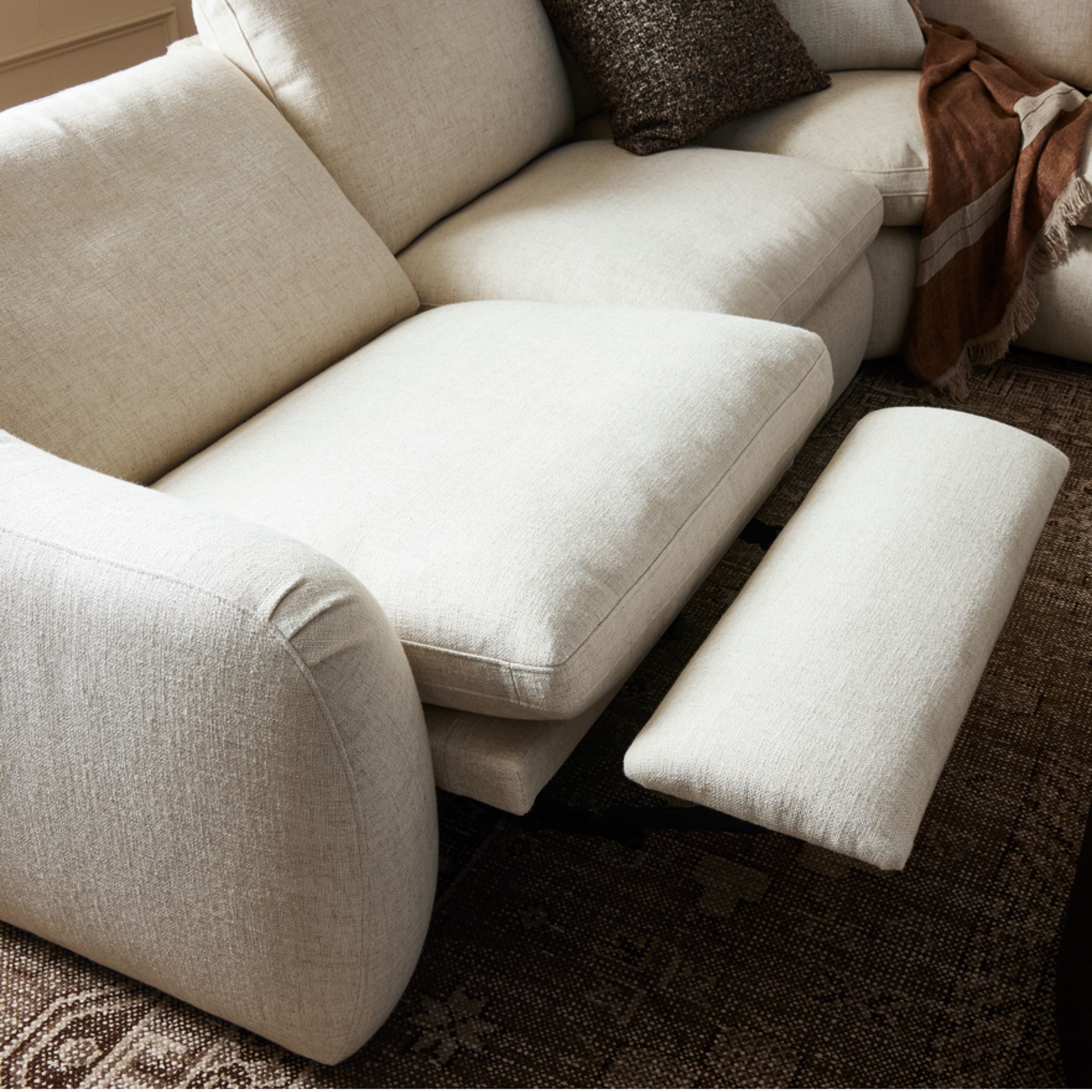 Chase Power Reclining 5-Piece Sectional