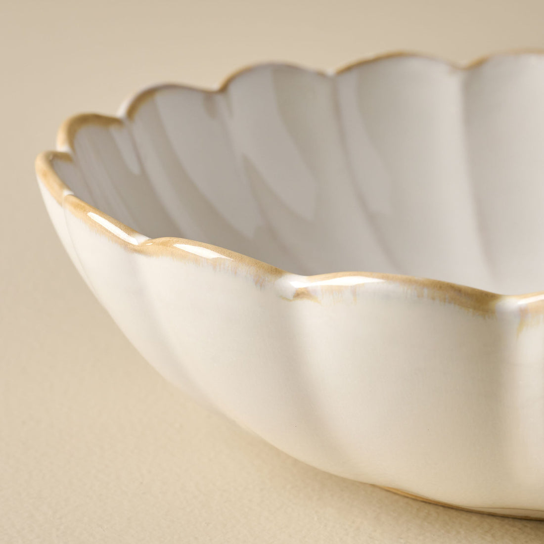 Cream Scalloped Serving Bowl