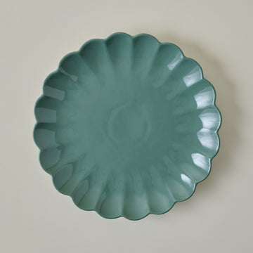 Seagrass Scalloped Plate
