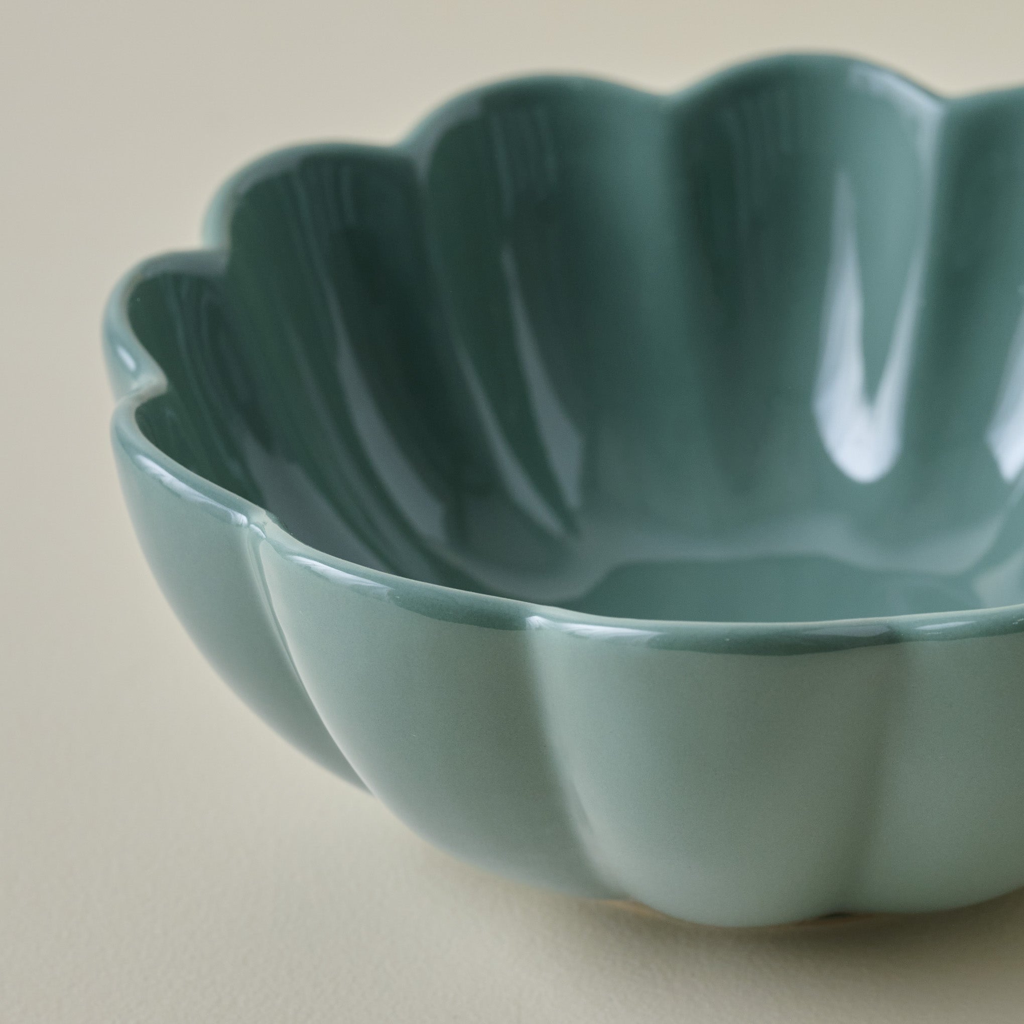 Seagrass Scalloped Cereal Bowl