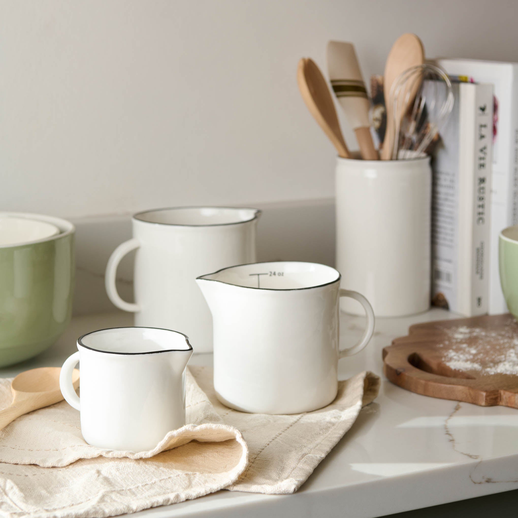 Magnolia Black Rim Measuring Pitcher