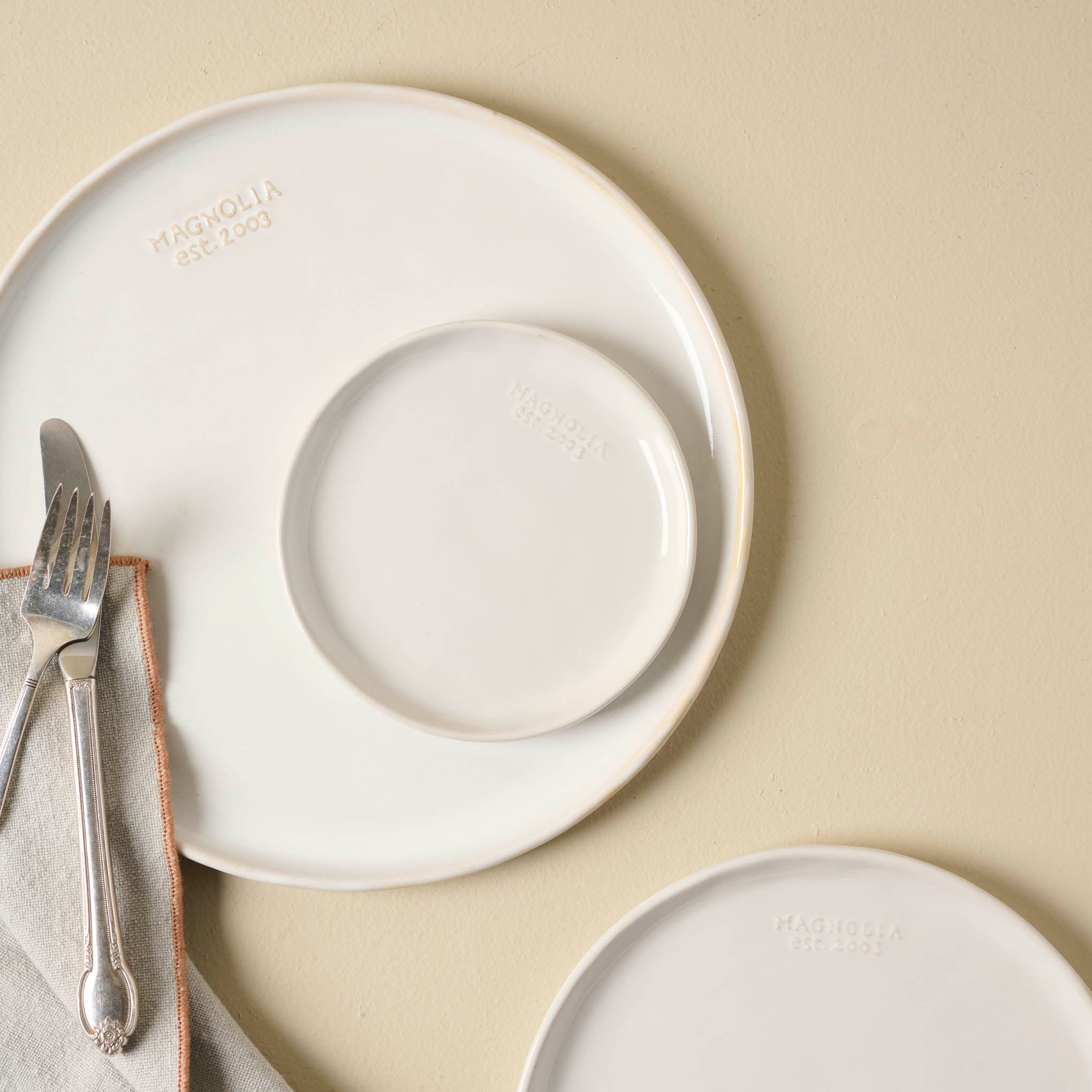 Magnolia Est. Plate