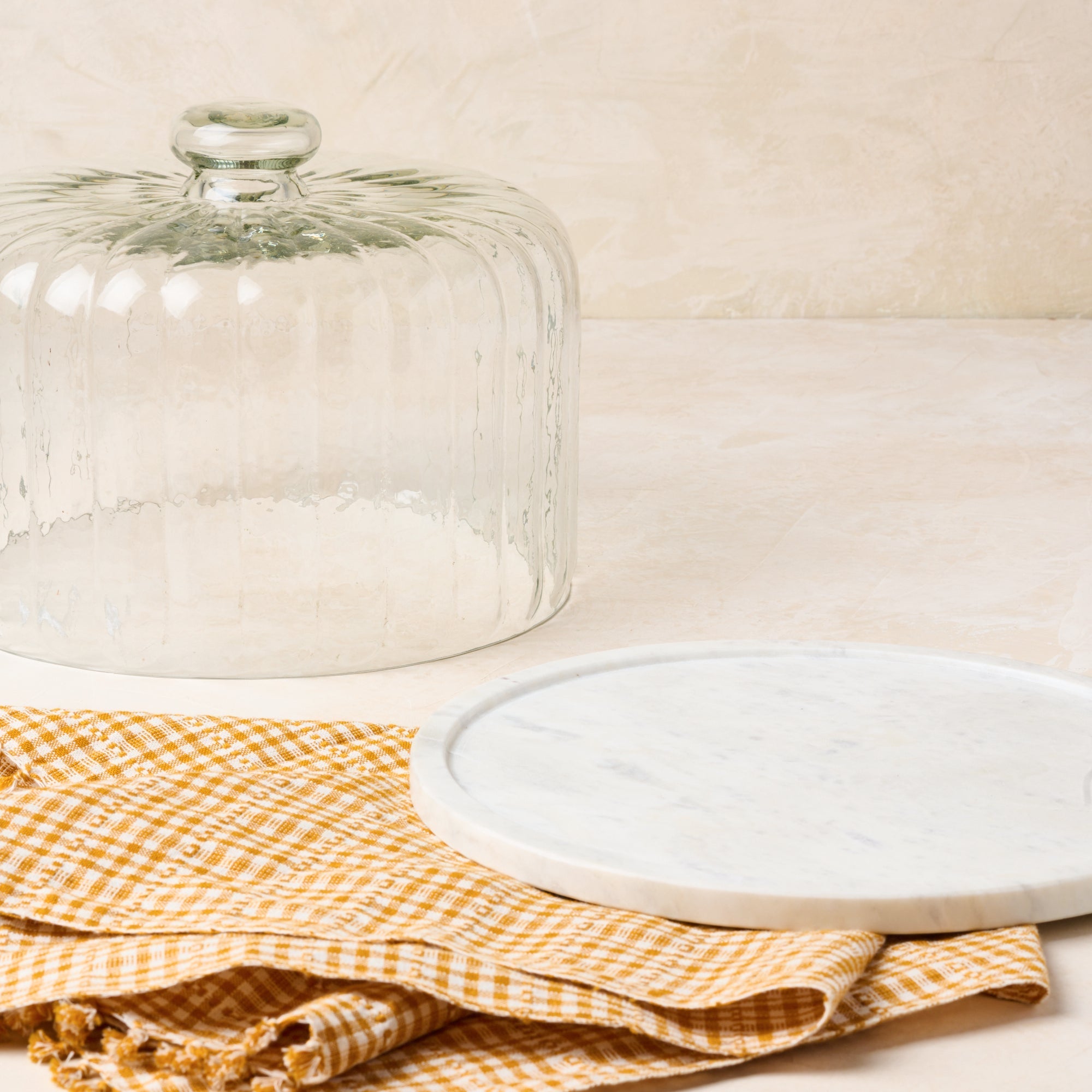 White Marble Fluted Cake Dome