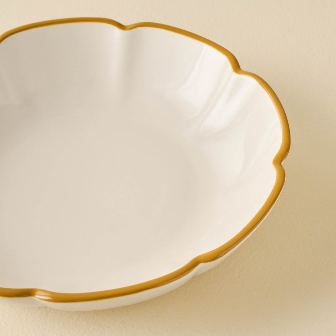Luna Scalloped Pasta Bowl