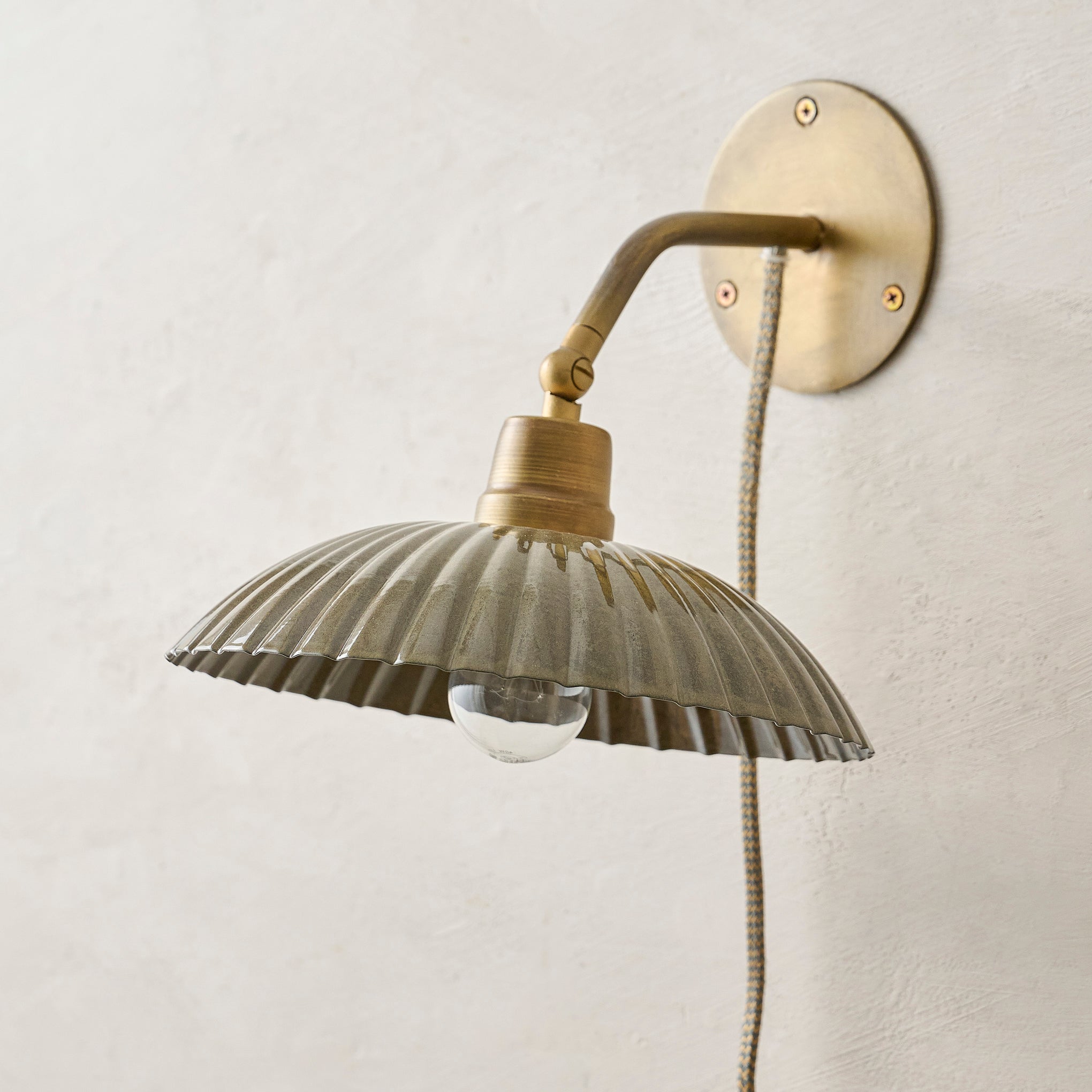 Chester Enamel Plug-in Sconce
