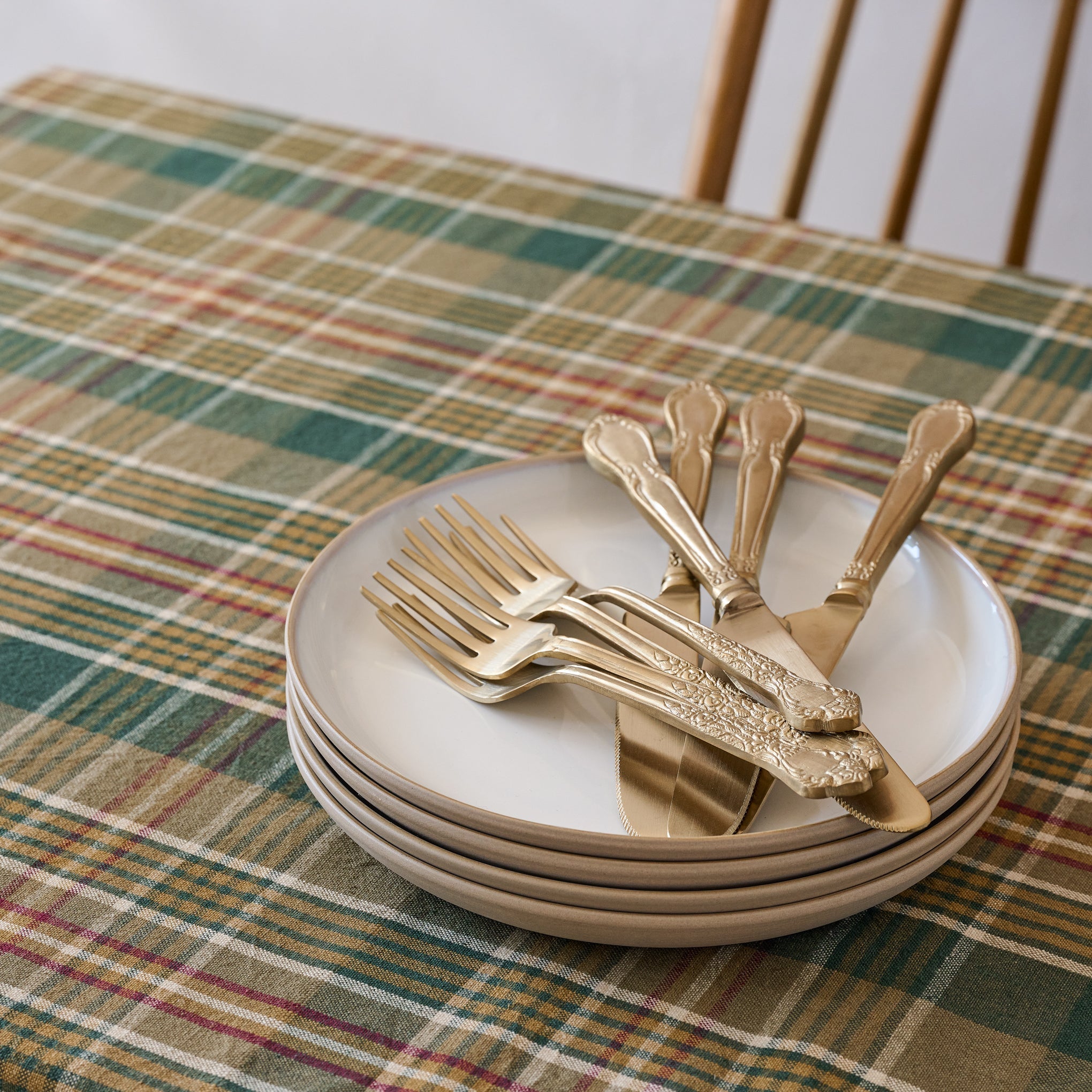 Stone White Lakelynn Plate