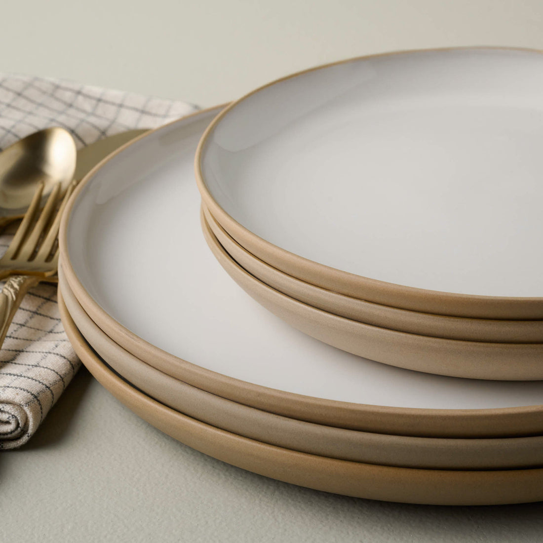 Stone White Lakelynn Plate