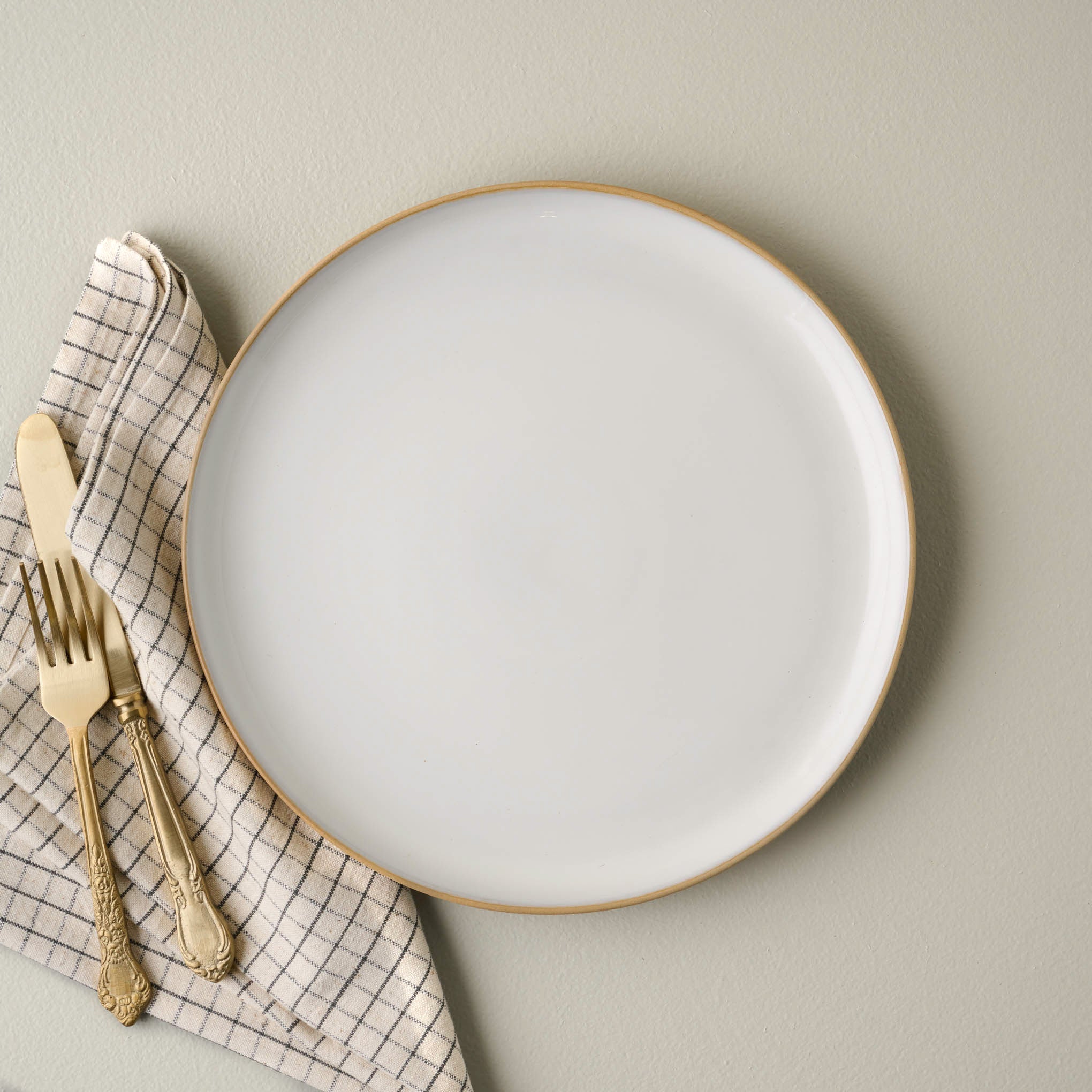 Stone White Lakelynn Plate