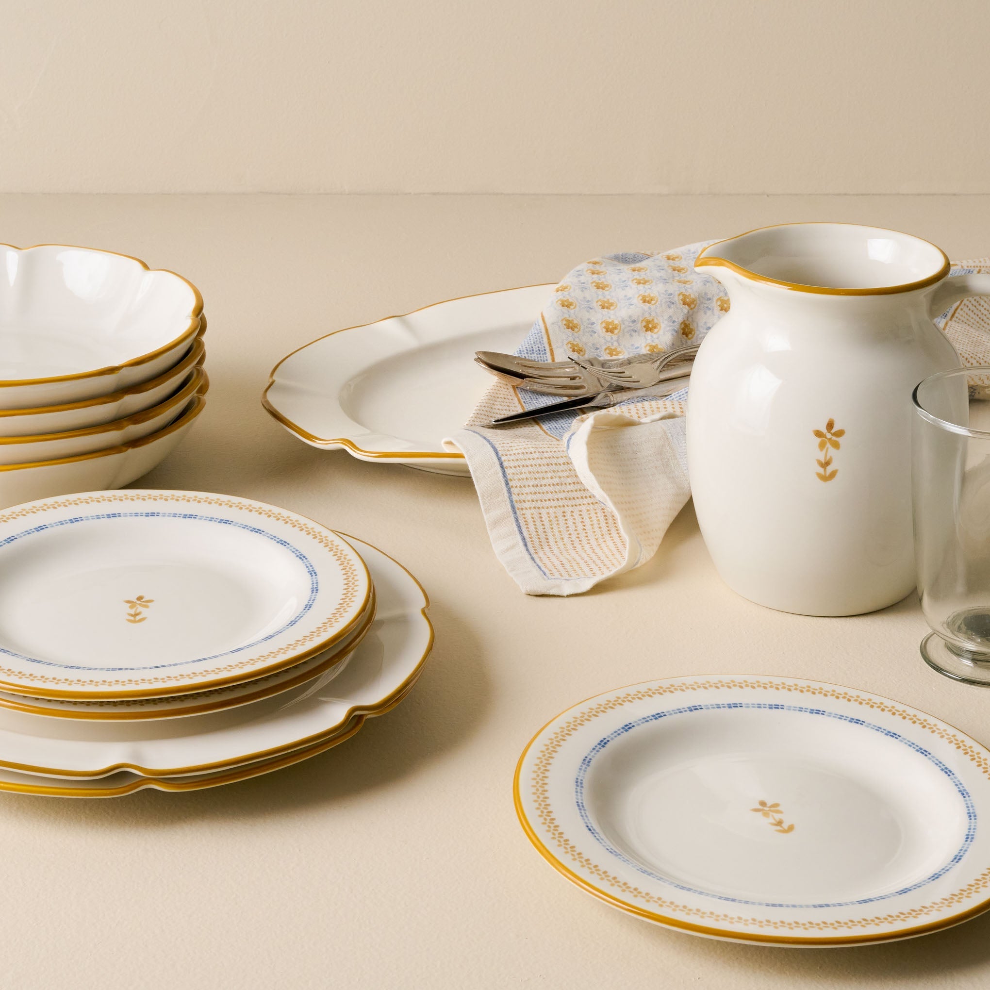 Luna Scalloped Pasta Bowl