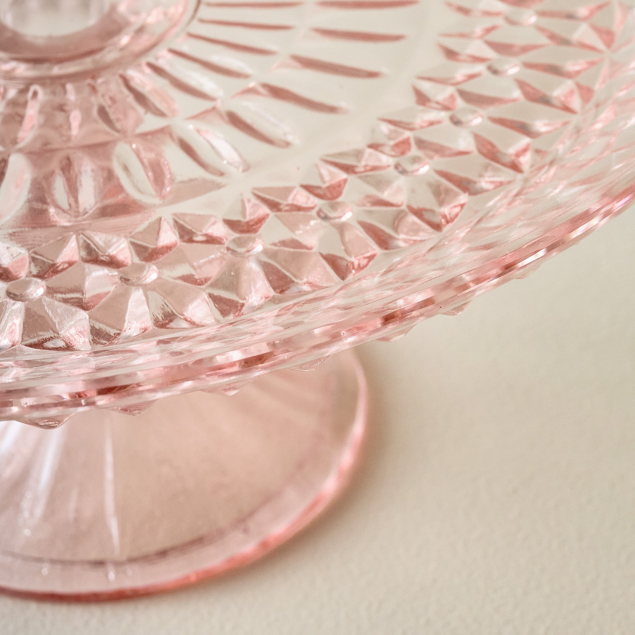 Ellis Vintage-Inspired Cake Stand with Dome