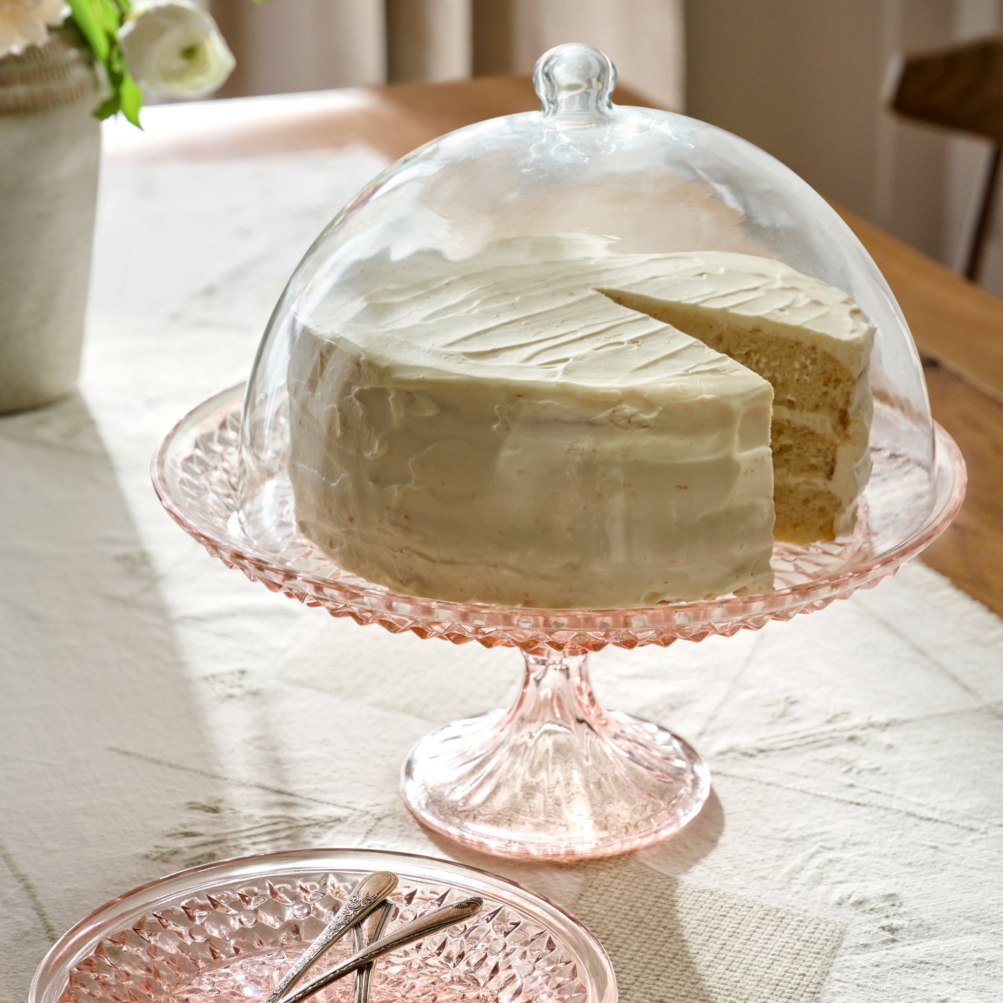 Ellis Vintage-Inspired Cake Stand with Dome