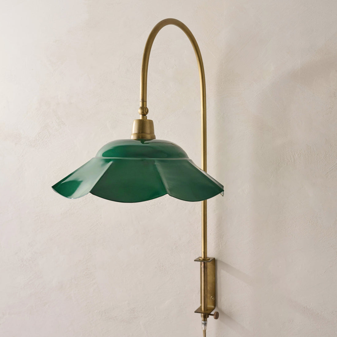 Mary Enamel Plug-in Sconce