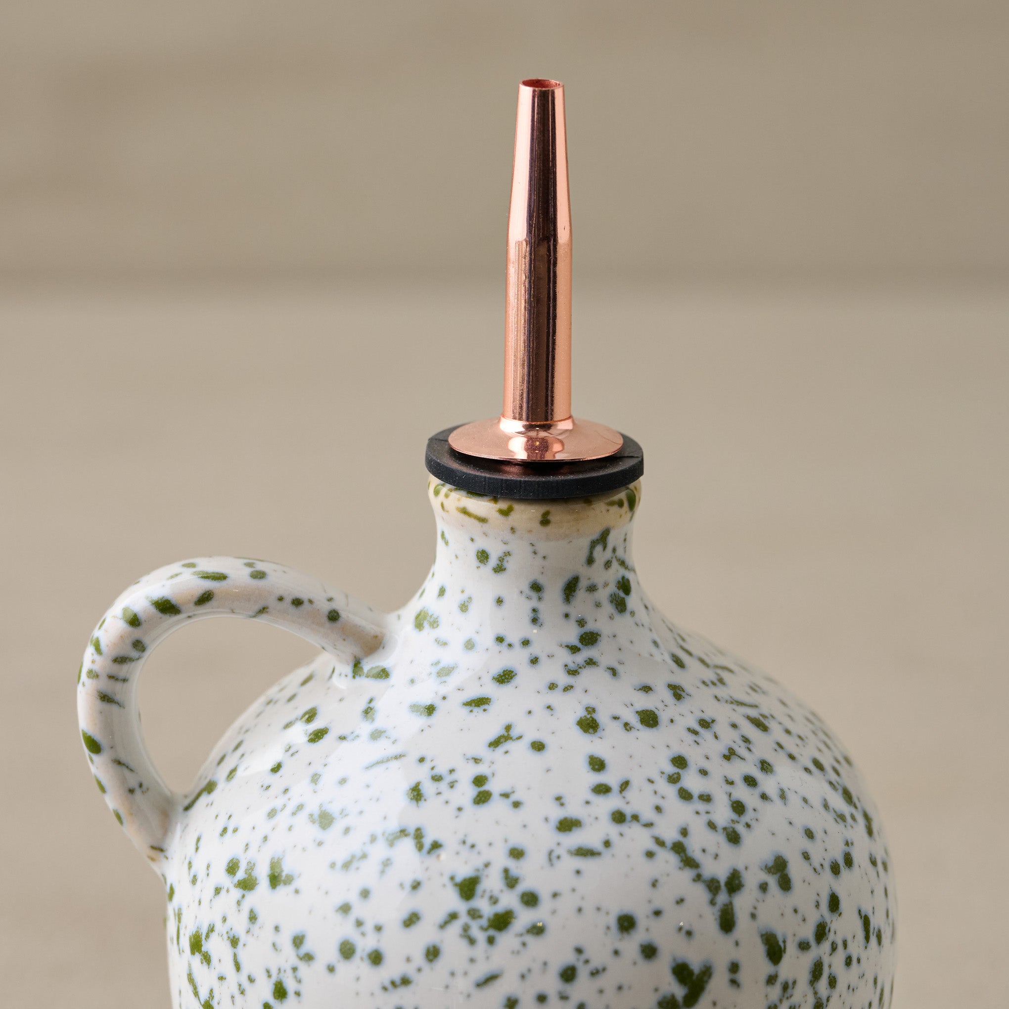 The Cottage Collection Speckle Oil Pour