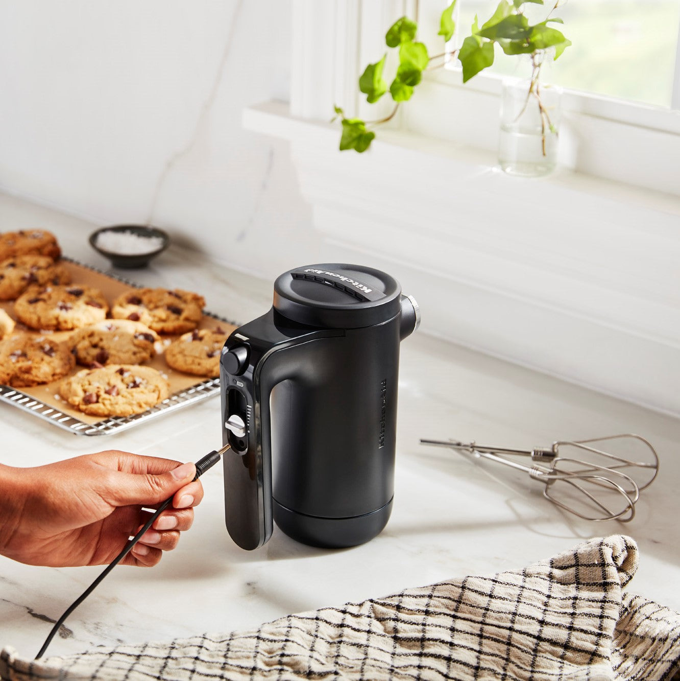KitchenAid Cordless 7 Speed Hand Mixer