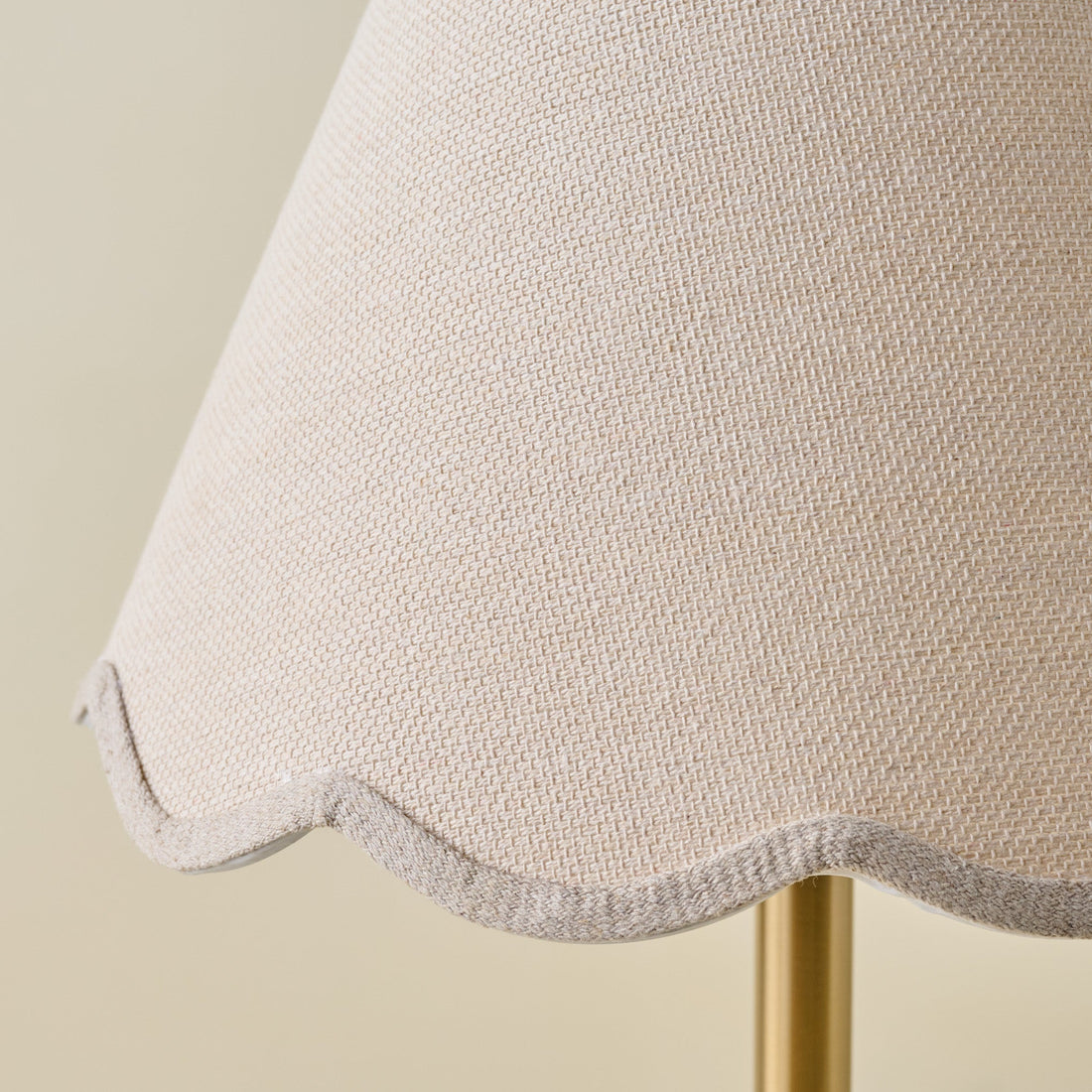 Natural Linen Scallop Shade