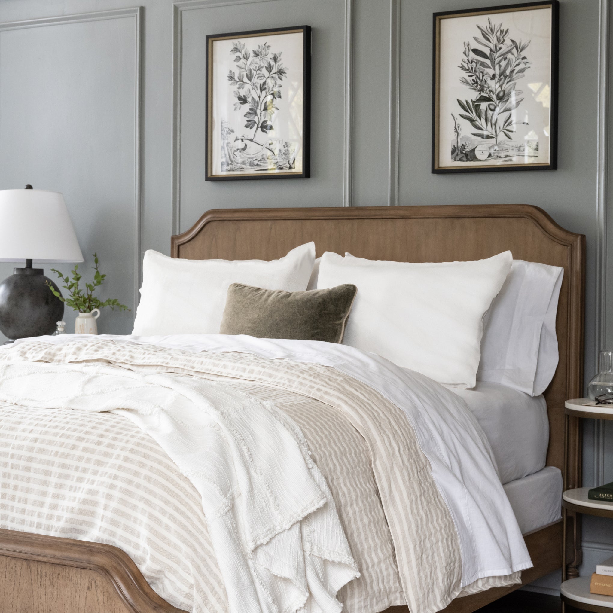 Corinne Bed